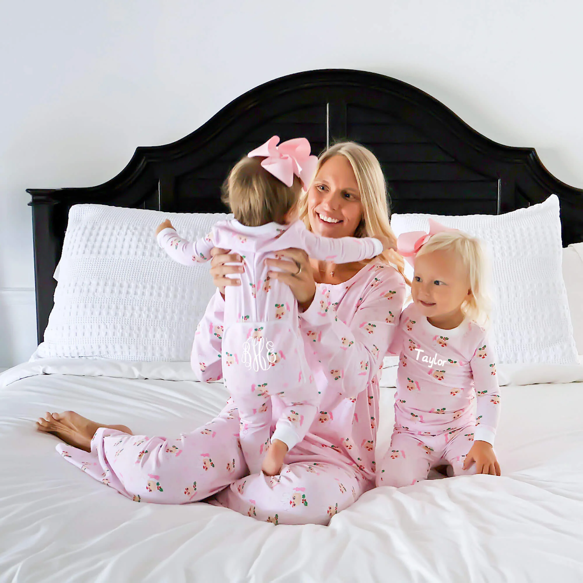 Vintage Santa Pink Women's Pajamas - Image 5